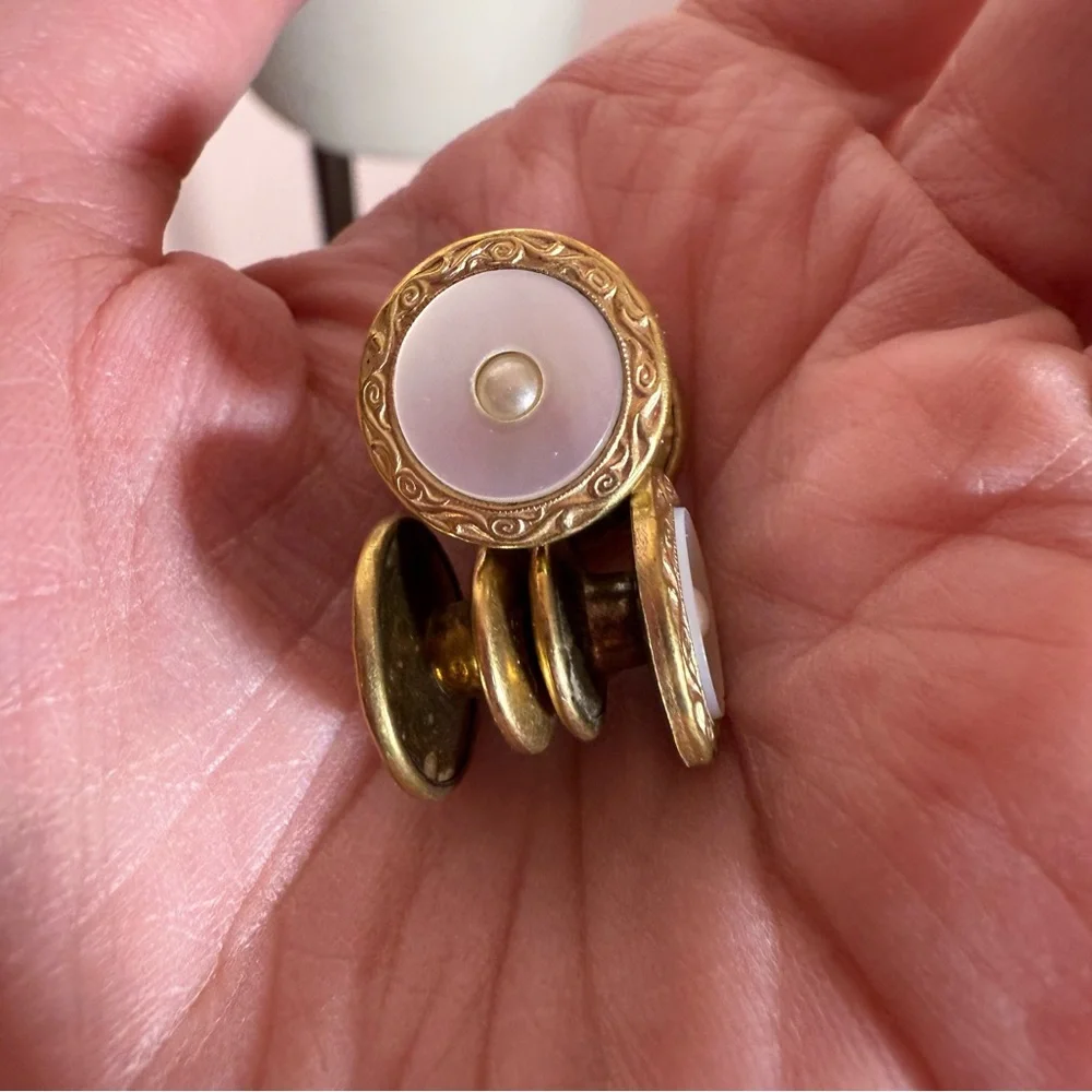 Vintage 1920-1940 Retro Art Deco Mother of Pearl etched Gold Cufflinks